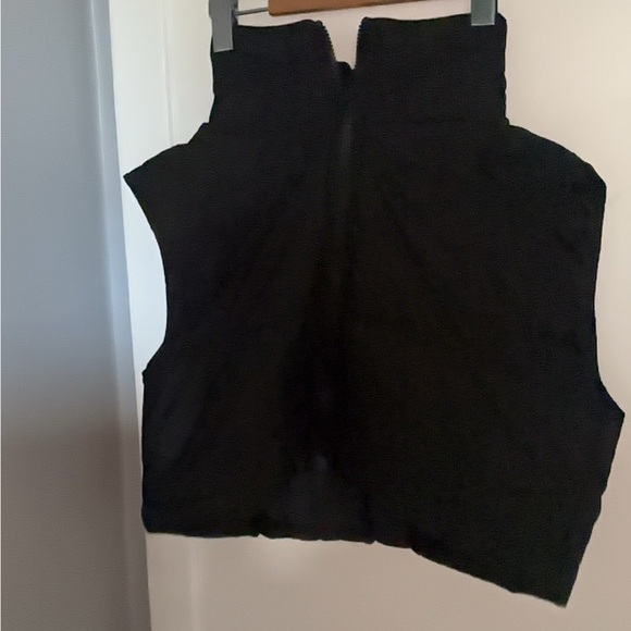 SHEIN Cropped Black Vest - Picture 5 of 6